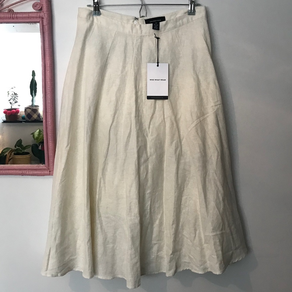 Cream pleated skirt